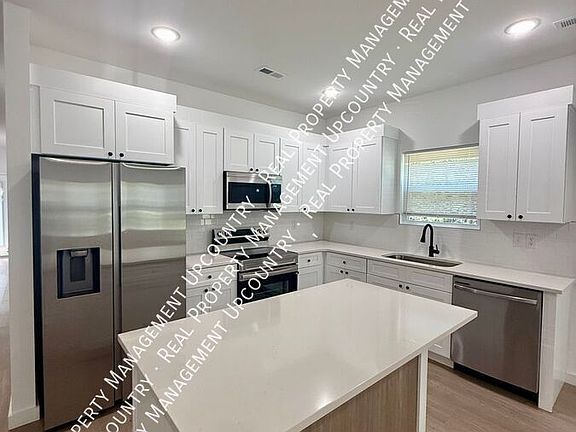 4th image of 795 Lyman Rd