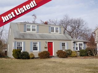 26 Village Rd, Pompton Plains, NJ 07444