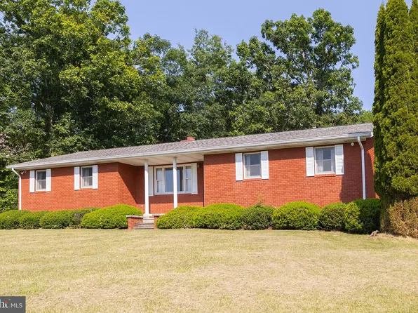 598 Knobley Rd, Ridgeley, WV 26753