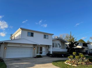 9800 N Huber Ln, Niles, IL