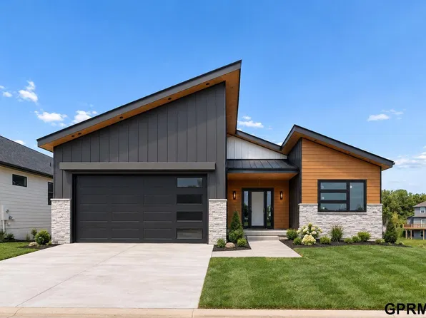 815 Courtyard Ct, Ashland, NE 68003