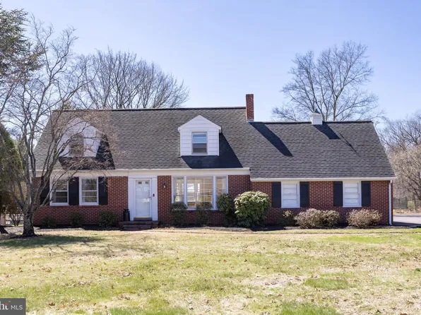 382 Oak Dr, Harleysville, PA 19438