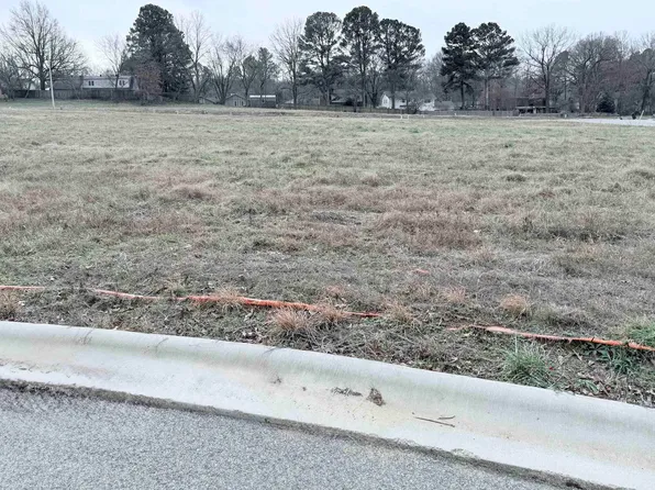 1715 Brianna Dr, Jonesboro, AR 72404