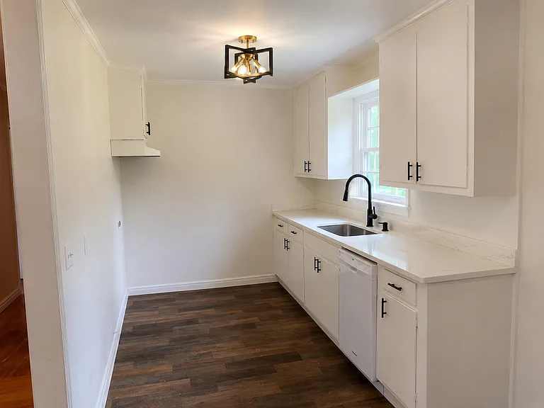 1235 Magnolia Ave — Photo 2
