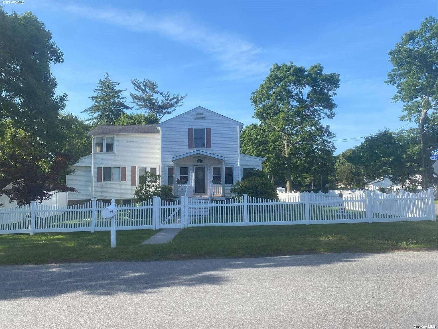 806 Peconic Street, Ronkonkoma, NY 11779 Zillow