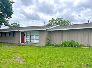 701 Gardenia Ln, Victoria, TX 77904