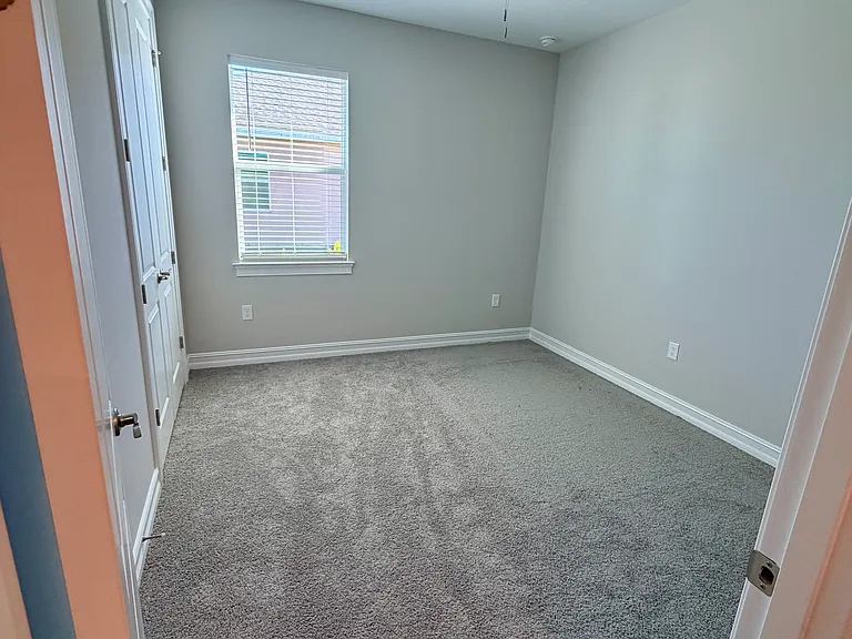 17827 Shade Tree Loop — Photo 17
