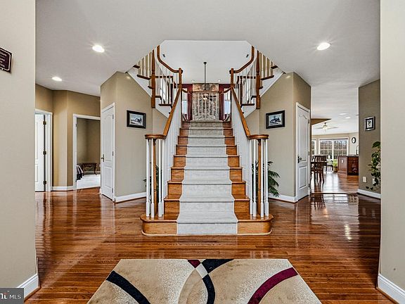 4th image of 211 Audubon Dr