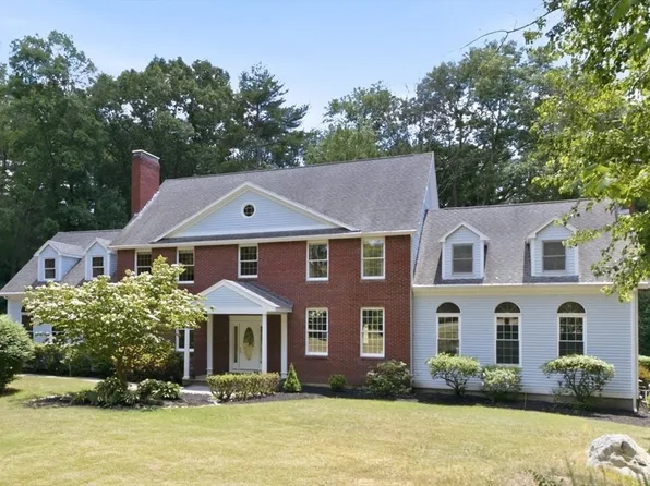 3 Windsor Dr, Foxboro, MA 02035