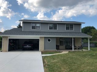 210 W Lillian Ave, Arlington Heights, IL 60004