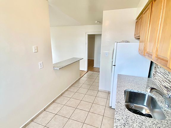 2nd image of 158 High St APT A7