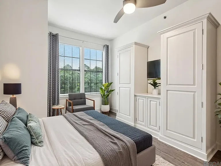 333 E Boyd Dr #16 — Photo 9