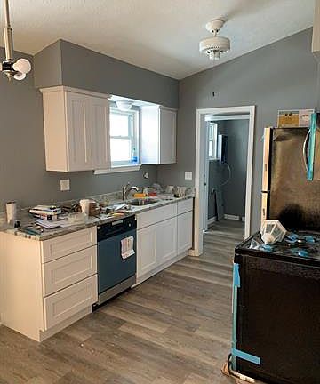 4th image of 3644 Morrissey Ave