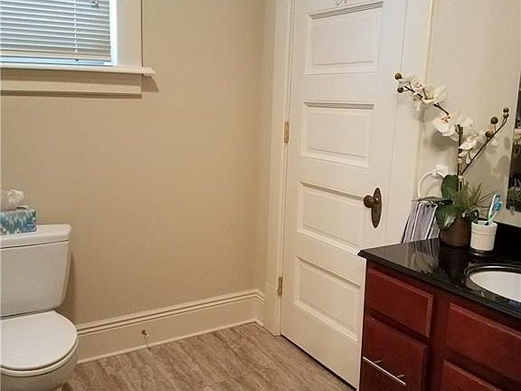 3rd image of 255 E 6th St #1