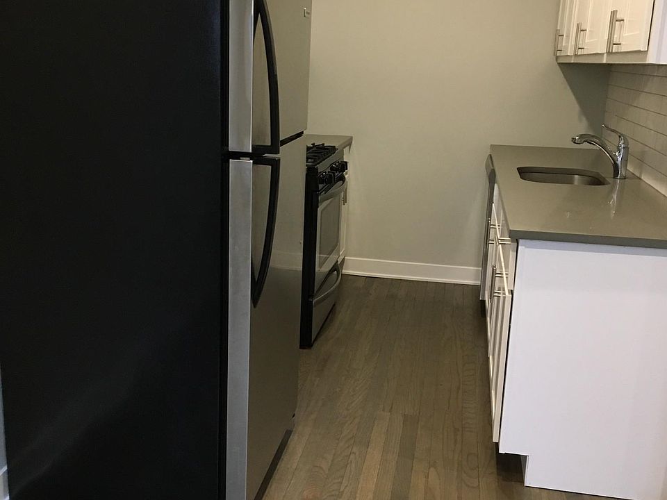1st image of 428-33 W Surf St #432-205