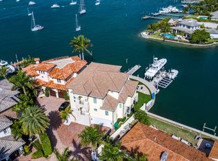 2795 Lake Dr, Riviera Beach, FL 33404