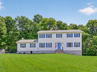 29 Purdys Lane, New Windsor, NY 12553
