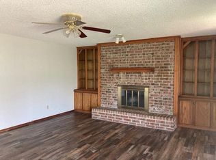 409 Conestoga Dr, Yukon, OK 73099
