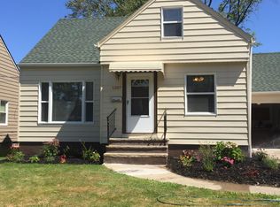 1107 Sunset Rd, Mayfield Heights, OH 44124