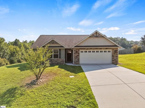 1 Hawkcrest Ct, Travelers Rest, SC 29690