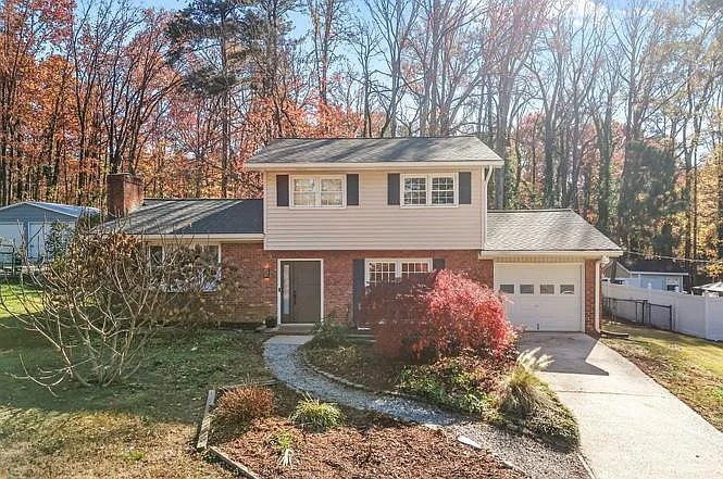 703 Brookgreen Dr — Photo 3