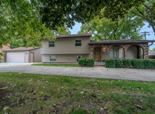 3900 Fairview Ave, Downers Grove, IL 60515