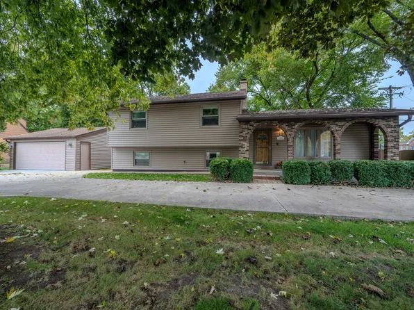 3900 Fairview Ave, Downers Grove, IL 60515