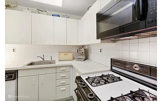 Rented by Douglas Elliman | media 30