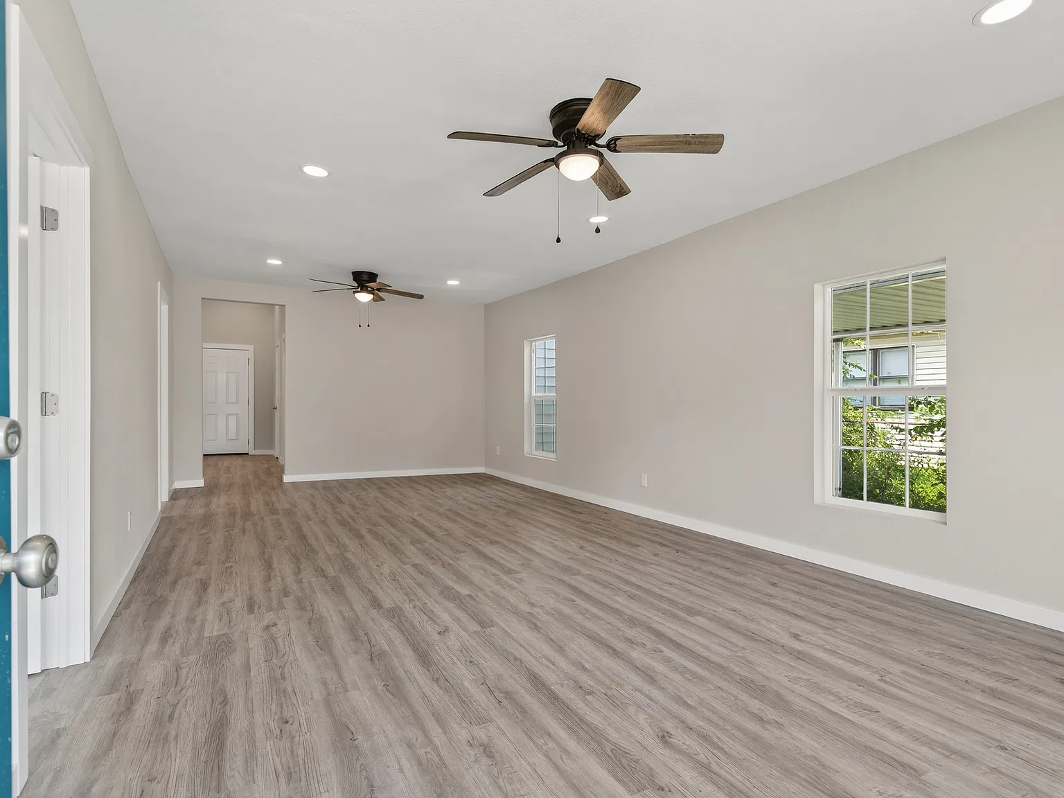 107 S Wyandotte Ave — Photo 3