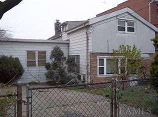 1013 Adee Ave, Bronx, NY 10469