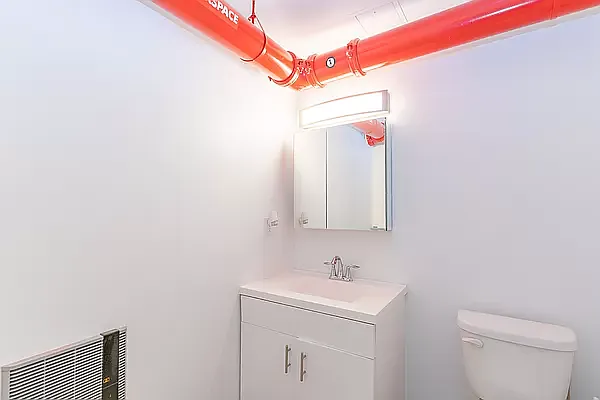 Rented by MySpaceNYC | media 33