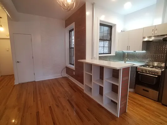 Rented by Compass | media 30