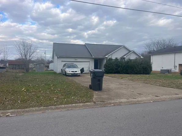 927 Desota Ln, Oak Grove, KY 42262