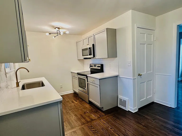 210 W Pocahontas Ln #2 — Photo 8