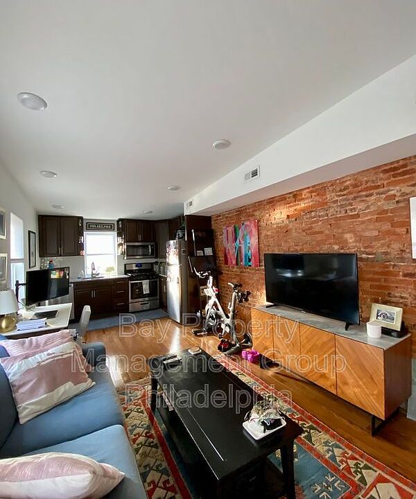 1st image of 1722 Wylie St Floor 2
