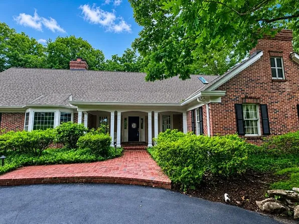 9767 Fall Ridge Trl, Saint Louis, MO 63127