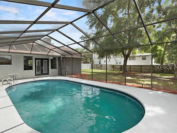 3rd image of 2555 Virginia Dr