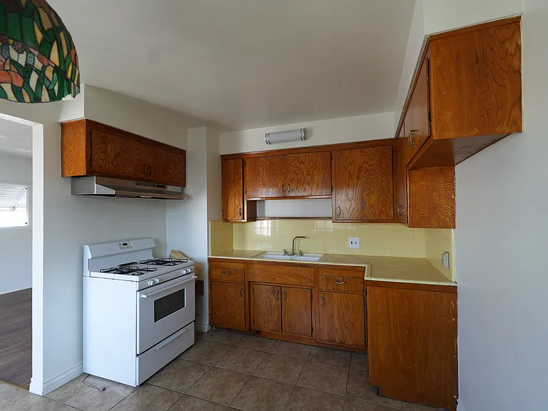 201 Grandview Dr #205-1/2 — Photo 5