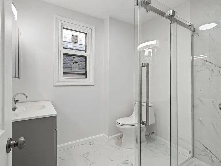 173-175 Lembeck Ave #2A — Photo 1
