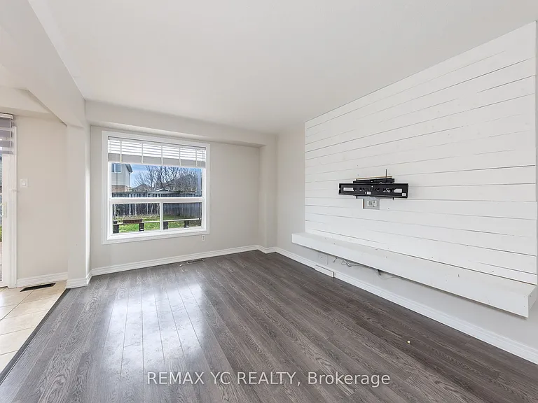 47 McMulkin St — Photo 5