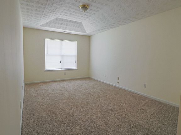 5th image of 1 Canterbury Dr