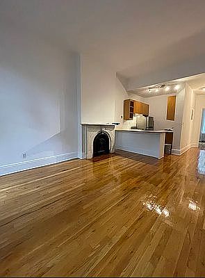 2nd image of 606 Carlton Ave #2