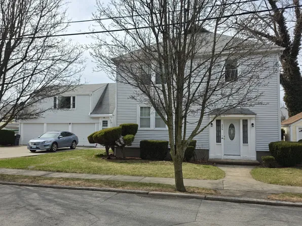 226 Gray St #3, Providence, RI 02909