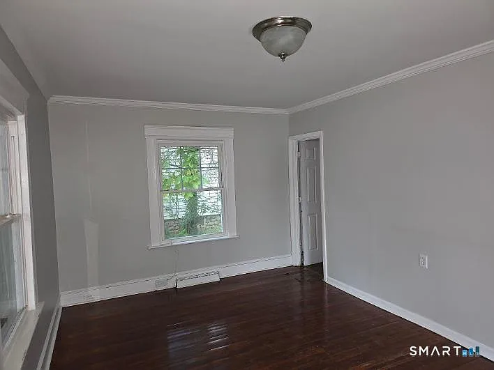 3 bed, 1.5 bath, 1259 sqft, $2,000 — Photo 3