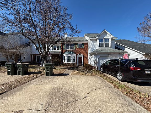2nd image of 107 Gnarled Oak Ln