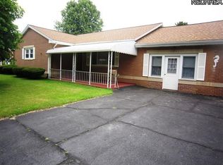 1760 Clearview St SE, East Sparta, OH 44626