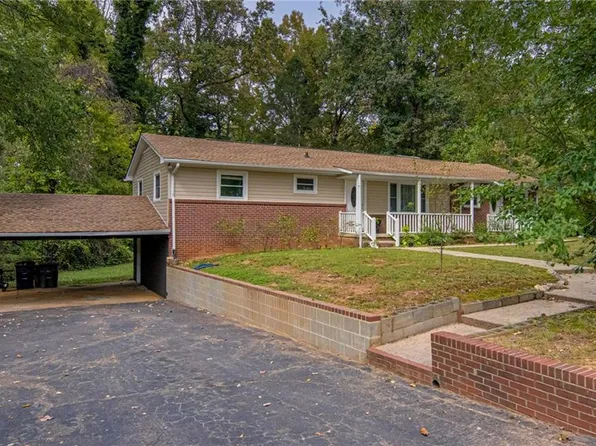 3719 Maverick St, Winston Salem, NC 27106