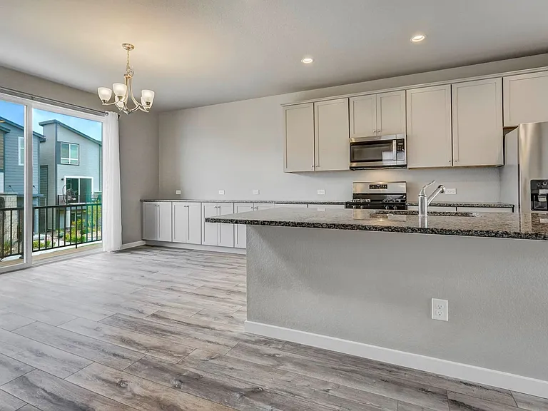 1354 Sunshine Valley Way — Photo 3