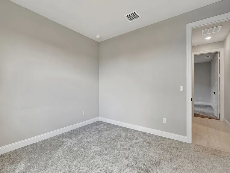 8606 Dahlia Cir — Photo 23
