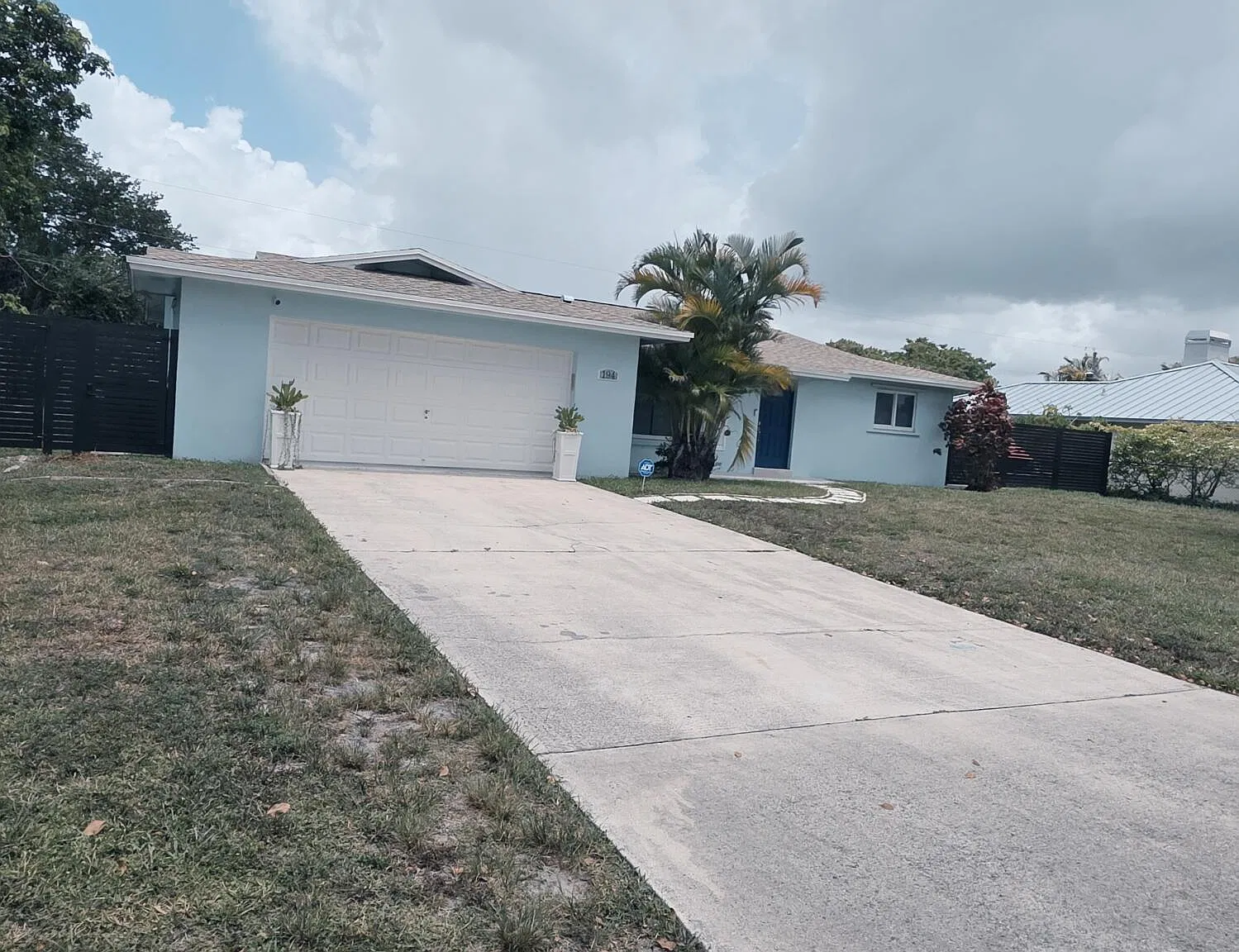 3 bed, 2.0 bath, 2194 sqft, $3,450 — Photo 3